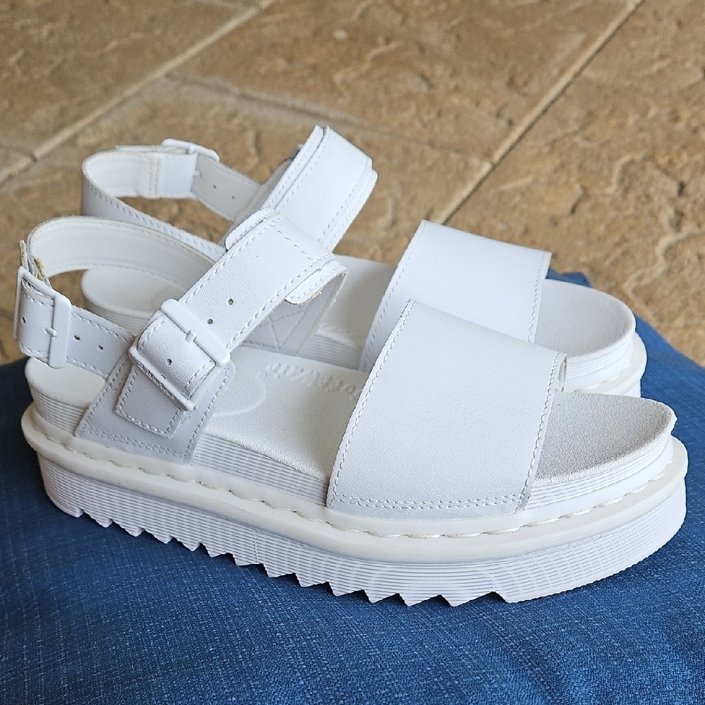 Dr Martens Voss Mono White Hydro Leather Platform Sandals, Woman's 9